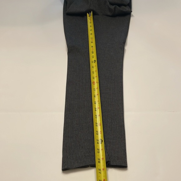Chico’s Petite Black White Pull On Straight Leg Stretch Knit Pants Trousers 0.5P - Picture 12 of 14